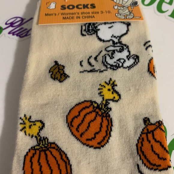 Peanuts Socks Crew Thanksgivings Halloween Snoopy Woodstock Mens Womens 3 - 10 - Picture 2 of 6